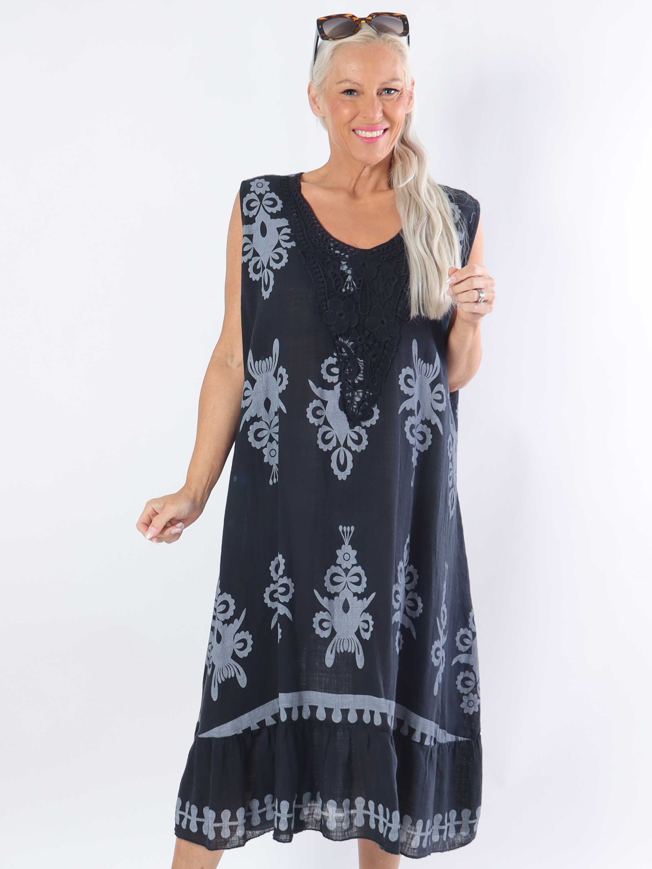 Tanzania - Vacker bomullsklänning i linne-liknande tyg i plus size